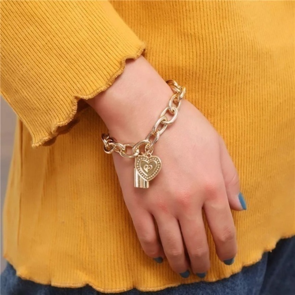 3/$30 💛 Lock Heart Pendant Bracelet